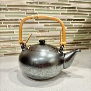 Black Teapot with Bamboo Handle
